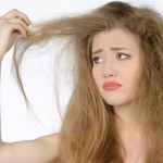 abitudini-che-rovinano-i-capelli